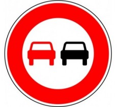 Panneau routier "Interdiction de dépasser tout véhicule" B3
