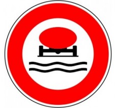 Kit ou panneau seul type routier "Interdit aux véhicules transportant des marchandises susceptibles de polluer l'eau " ref: B18b