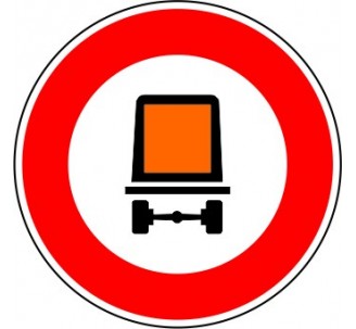 Panneau routier "Accès interdit aux véhicules transportant des marchandises dangereuses" B18c
