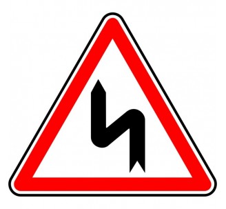 Panneau routier "Succession de virages dont le 1er est à gauche" A1d