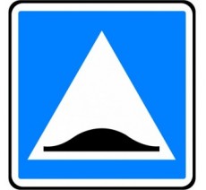 Panneau routier "Surélévation de chaussée" C27
