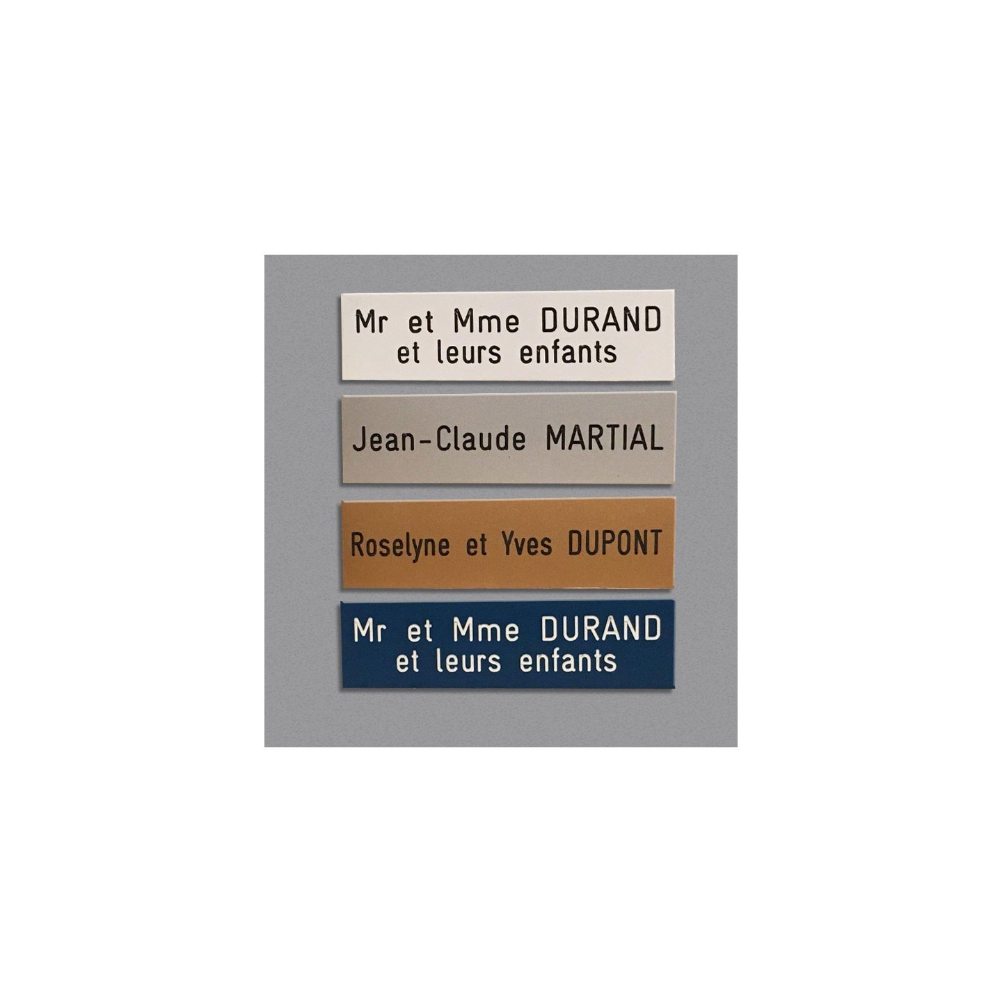Plaque de boîte aux lettres, fond vert, texte gravé blanc