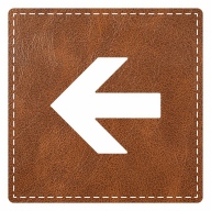 Plaque porte "Flèche vers la gauche" - imitation cuir marron - picto carré