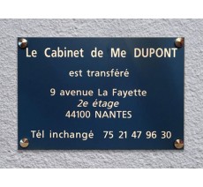 Plaque de transfert provisoire, fond noir, texte gravé blanc