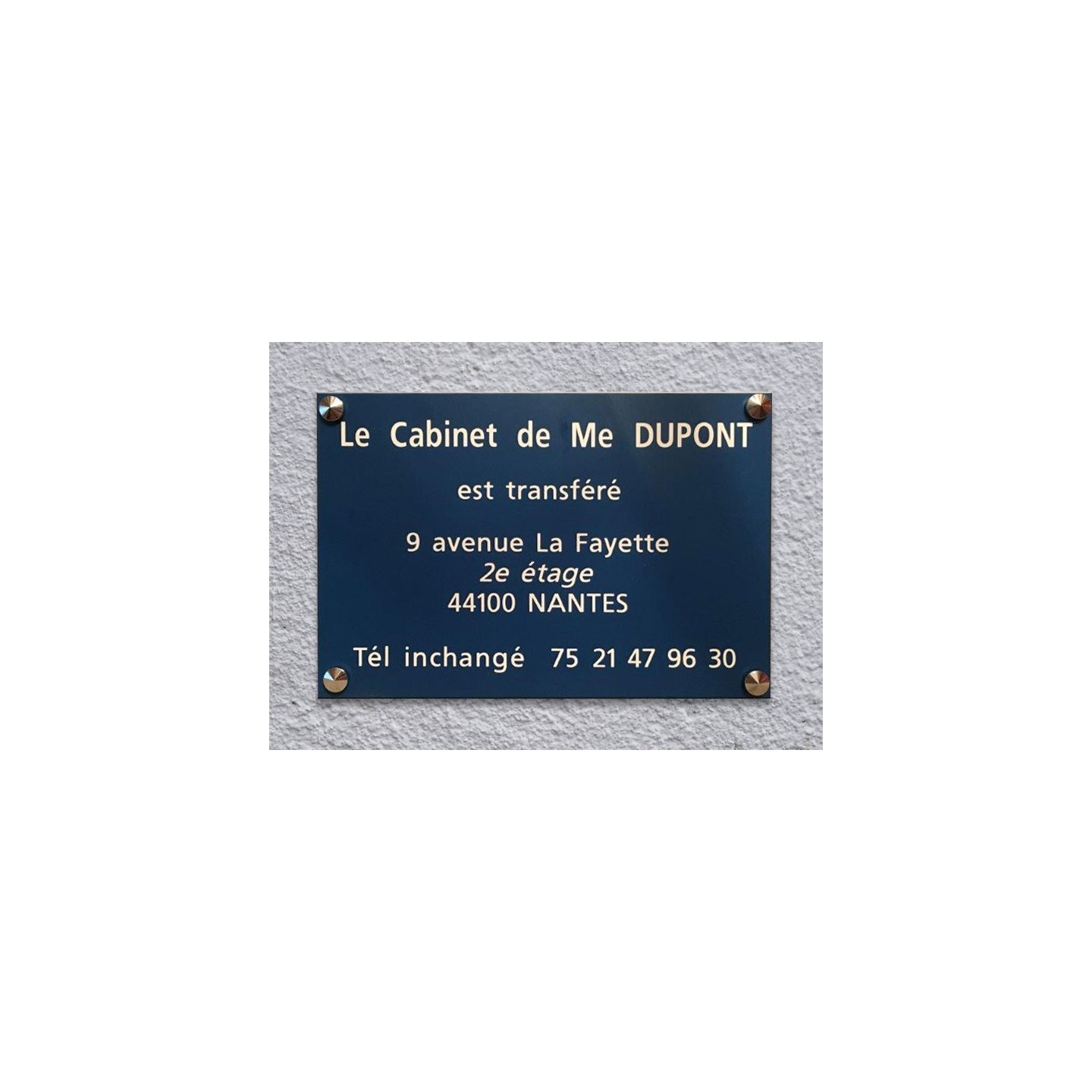 Plaque de transfert provisoire, fond noir, texte gravé blanc